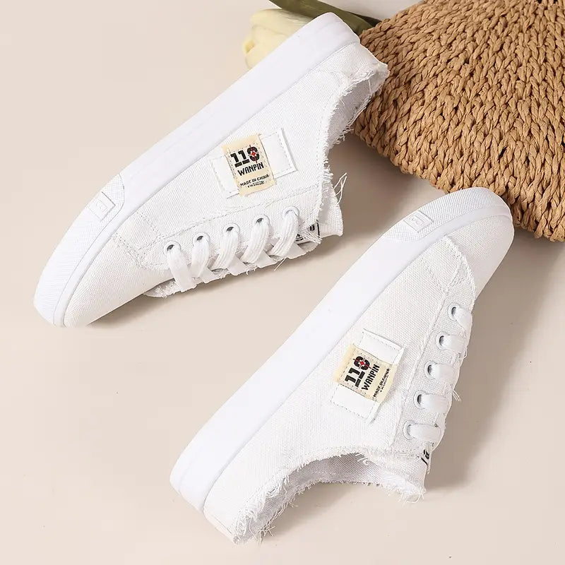 Cyrelia - Trendy and comfortable flat lace-up canvas shoes that go with everything
