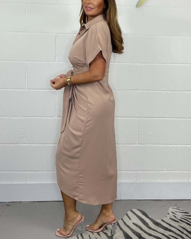 Marit - Robe Plissée Élégante avec Col Chemise