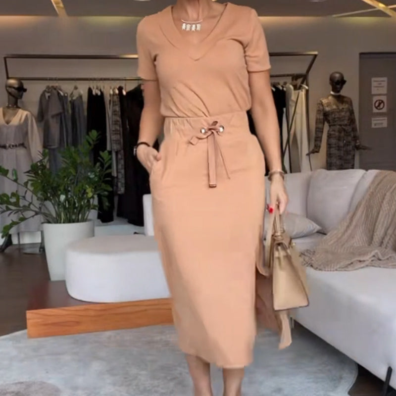 Quelara - Top and Skirt Set with V-Neckline - Modern Elegance and Guaranteed Comfort