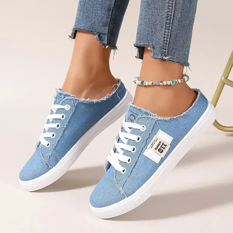 Cyrelia - Trendy and comfortable flat lace-up canvas shoes that go with everything