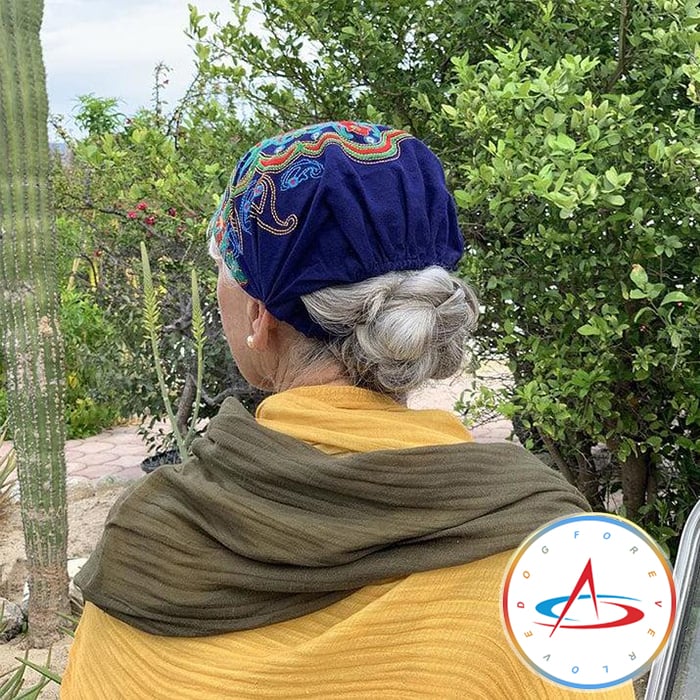 Ravelle - Hand-embroidered bandanas and caps with colorful designs