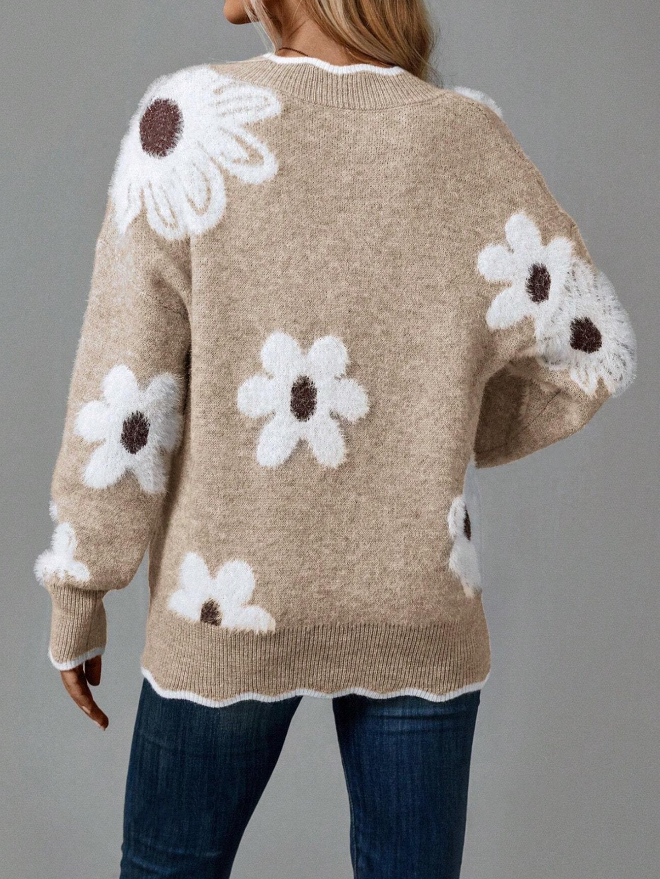 Odette - Pull Floral Élégant avec Bordure Festonnée