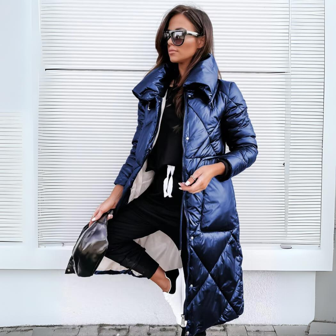 Elora - Warm coat for colder days!