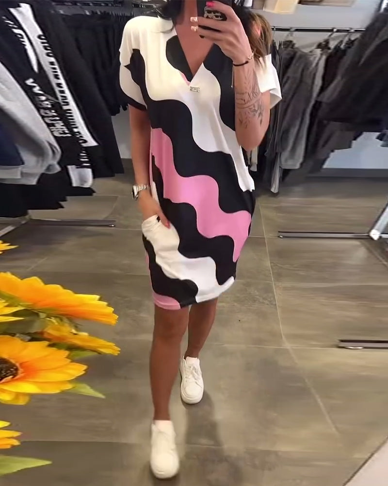 Quelindra - Wave Print Dress with Elegant Neckline