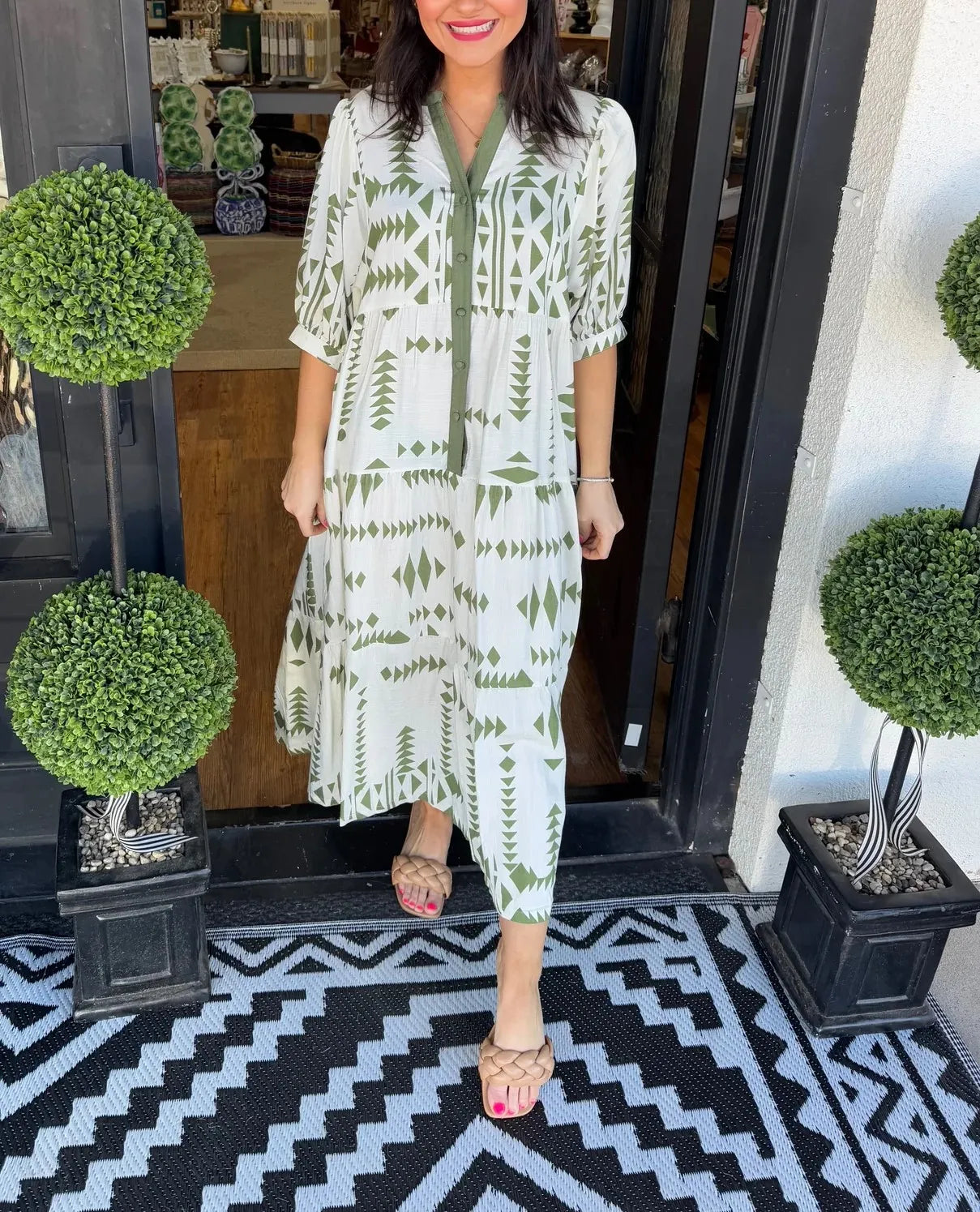 Lorelei - Robe Géométrique à Boutons et Décolleté en V