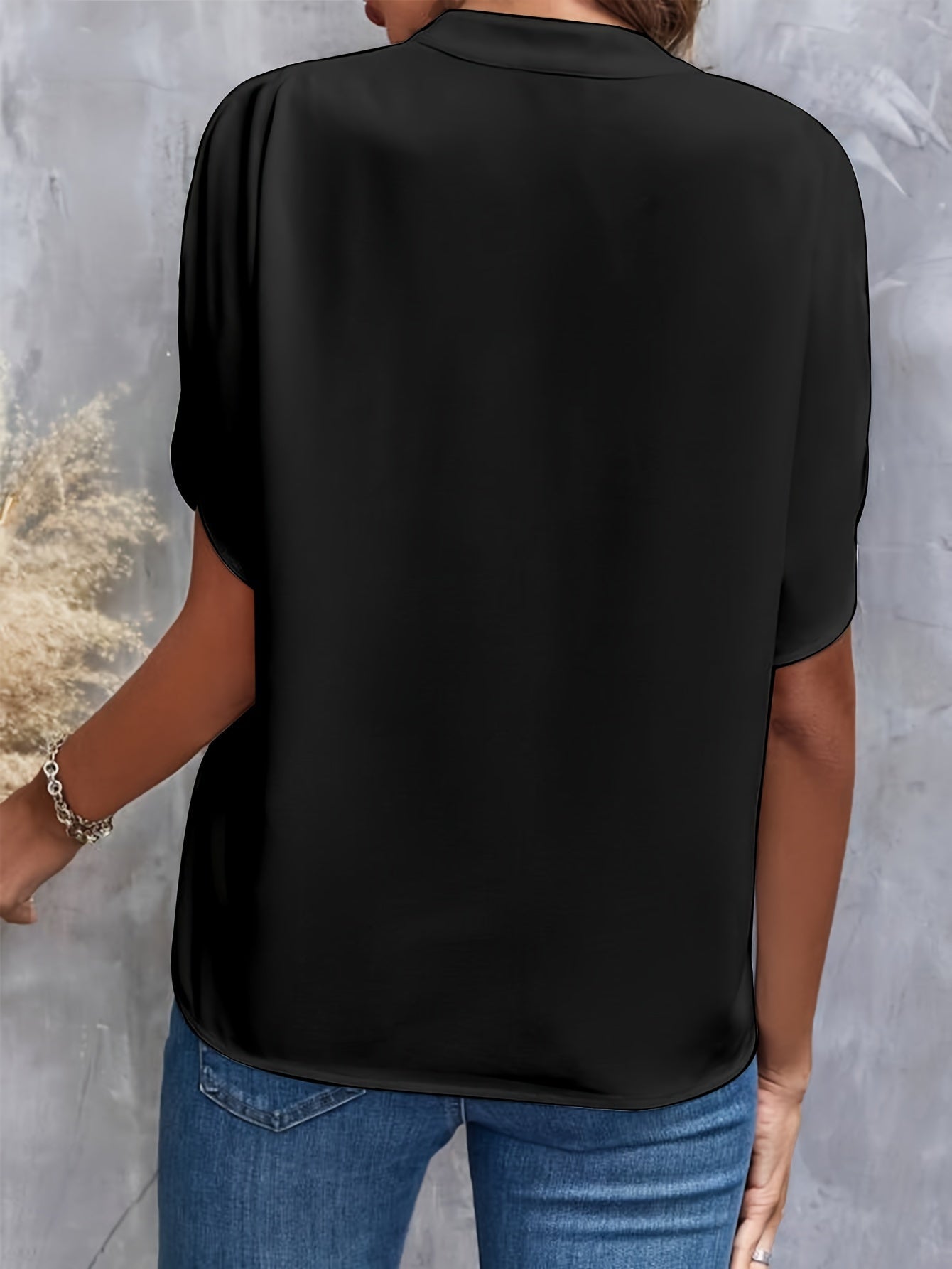 Kiana™ - Solid Color V-Neck Blouse