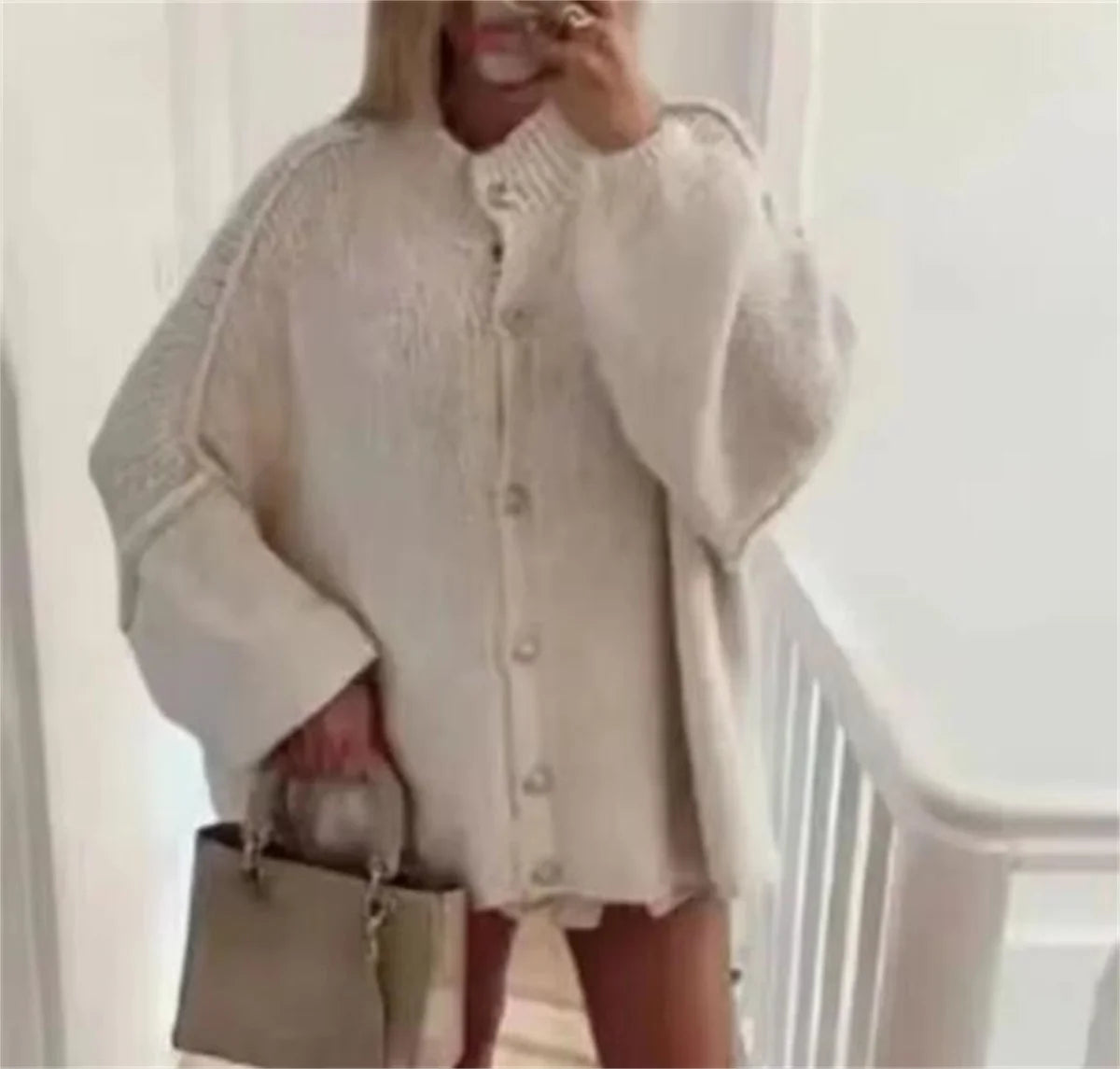 Lili - Pull Ample à Boutons Métalliques