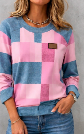 Brisadora - Vintage Blouse with Modern Checkered Pattern