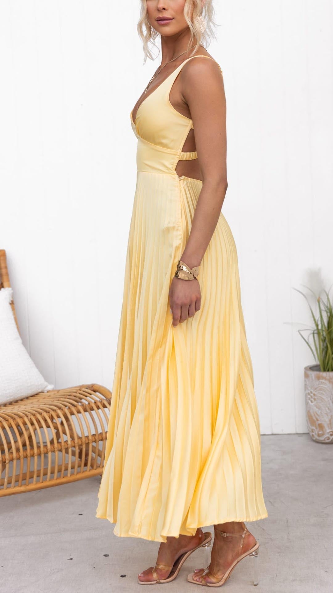 Darya - Robe Maxi Plissée Jaune à Décolleté en V