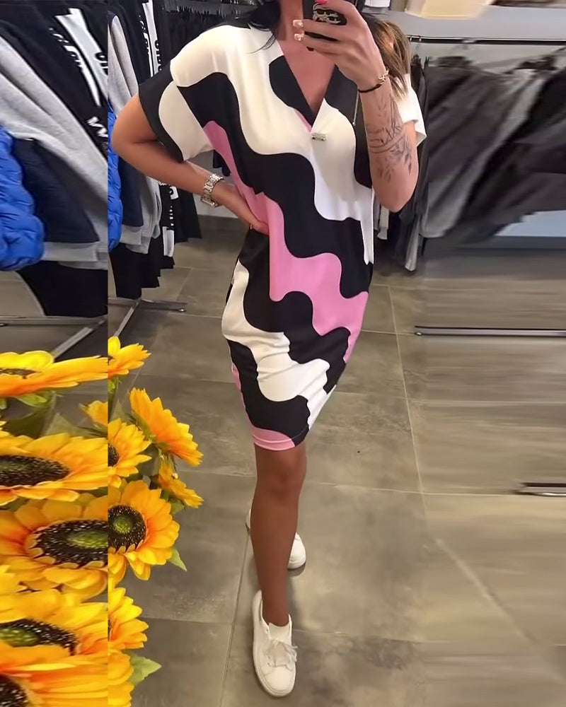 Quelindra - Wave Print Dress with Elegant Neckline