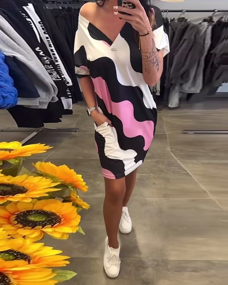 Quelindra - Wave Print Dress with Elegant Neckline