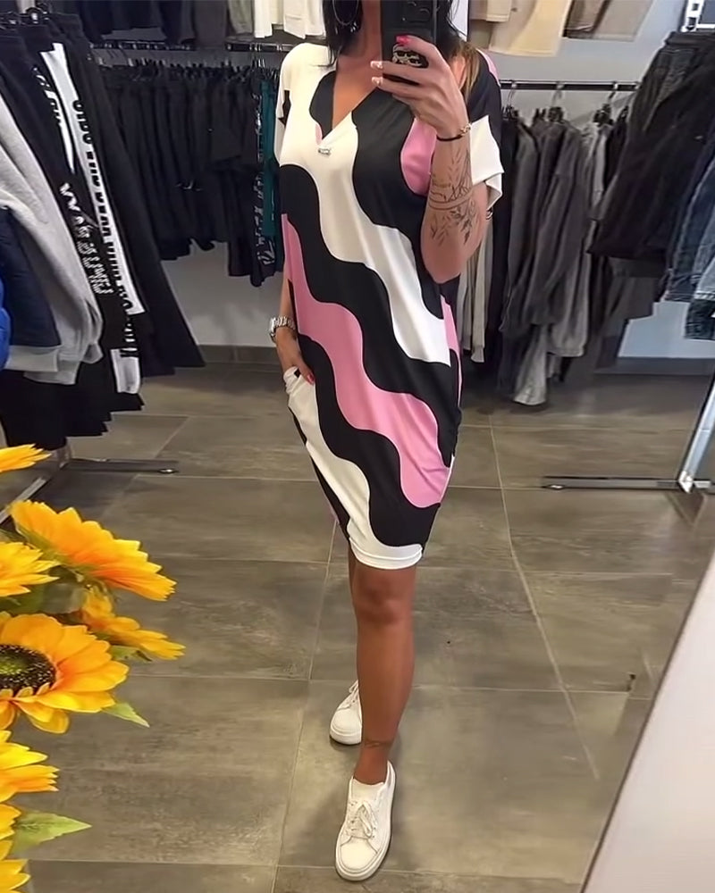 Quelindra - Wave Print Dress with Elegant Neckline