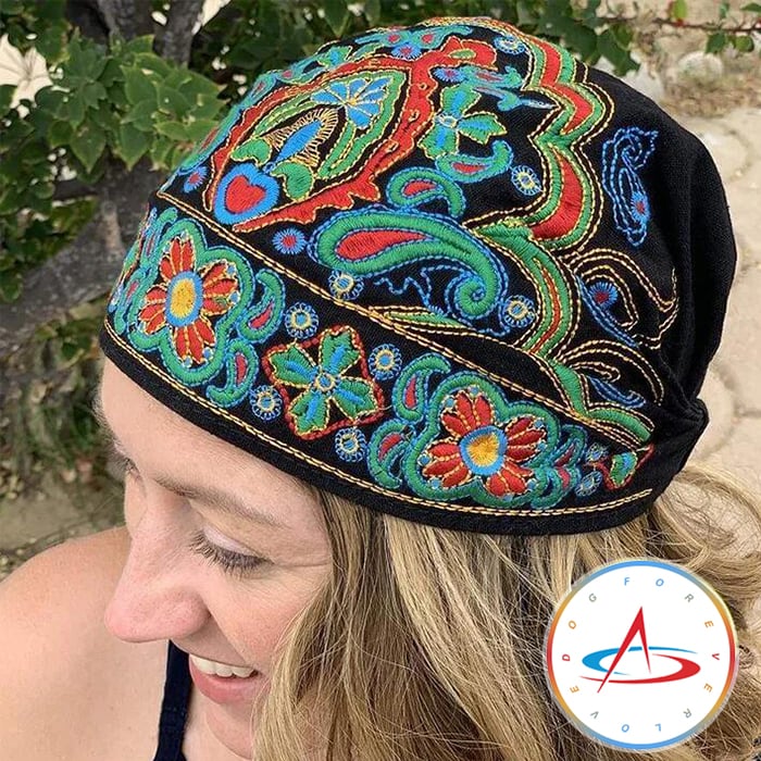Ravelle - Hand-embroidered bandanas and caps with colorful designs