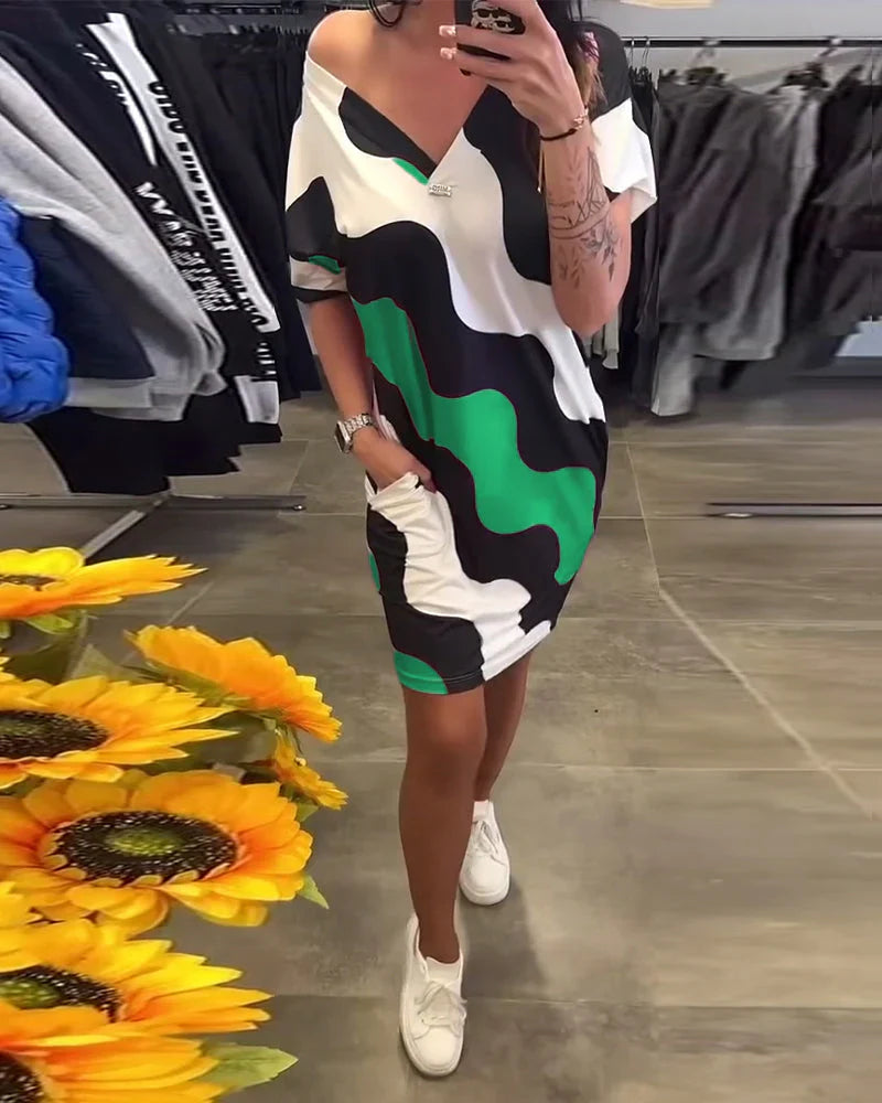Quelindra - Wave Print Dress with Elegant Neckline