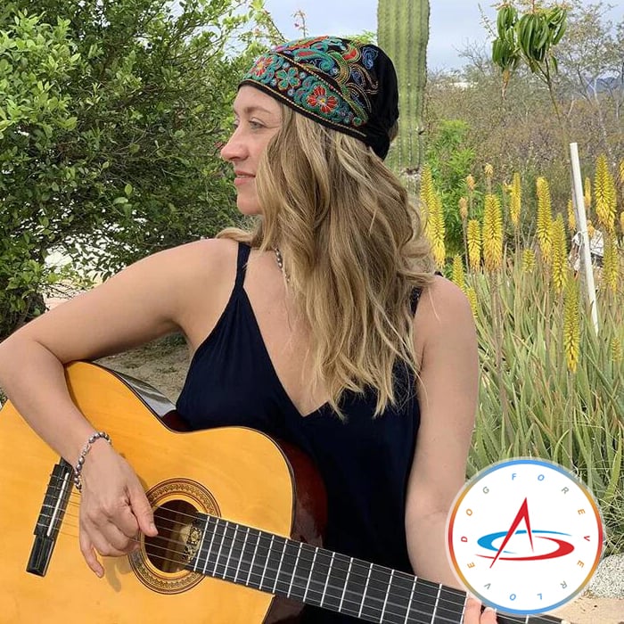 Ravelle - Hand-embroidered bandanas and caps with colorful designs