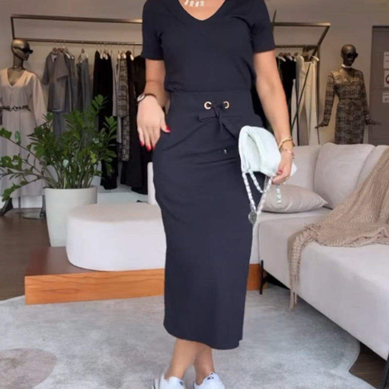 Quelara - Top and Skirt Set with V-Neckline - Modern Elegance and Guaranteed Comfort