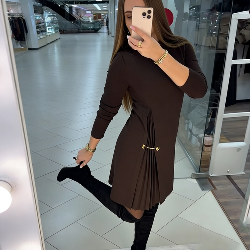 Mariselyne - Robe Élégante avec Détail Plissé Asymétrique