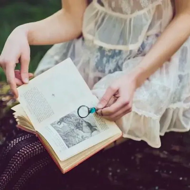 Odelienne - Elegant and Functional Reading Magnifier 