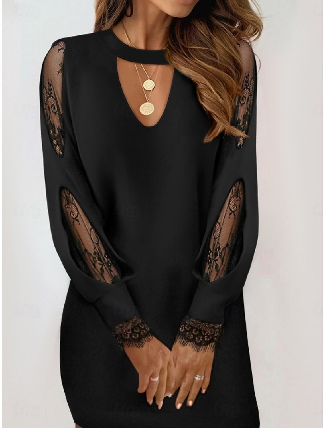 Doravine - Robe Artistique à Col V – Élégance Décontractée et Touche Moderne