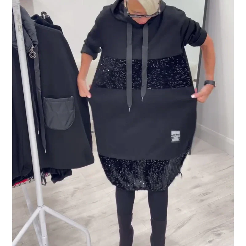 Paviyana - Robe à Capuche Moderne avec Sequins